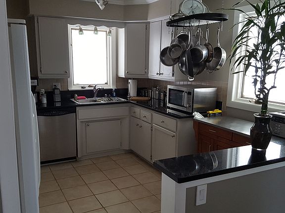 5th image of 28991 W Chicago St