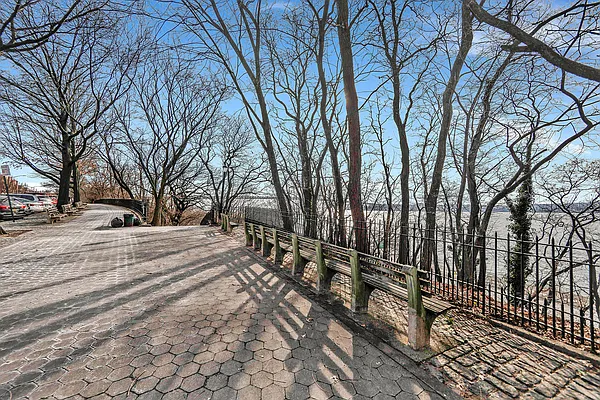 Sold by REMAX Elite | media 1