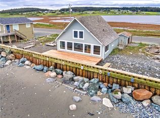 2545 W Beach Rd, Oak Harbor, WA 98277