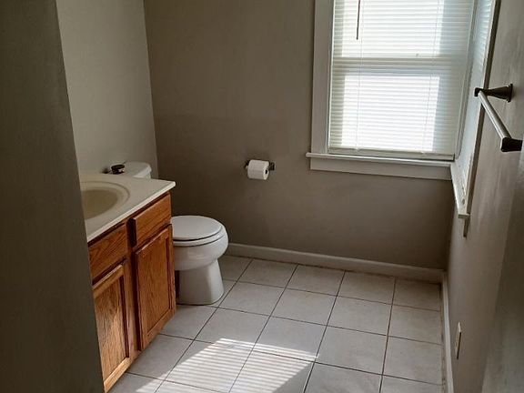 3rd image of 107 Burton St