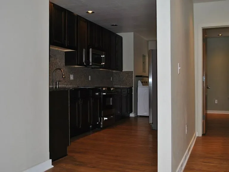 1219 NW 18th St — Photo 2