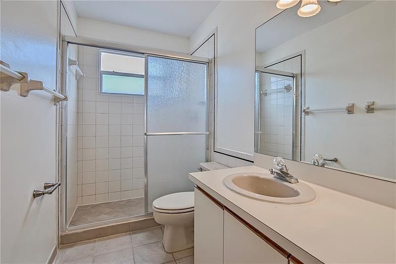 2nd image of 3200 NE 8th Ct