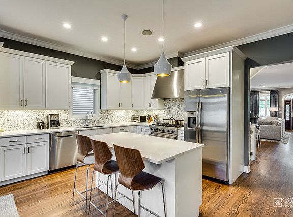 5th image of 1445 W Cuyler Ave