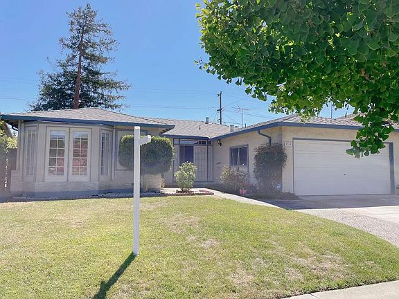 2nd image of 4864 Moorpark Ave