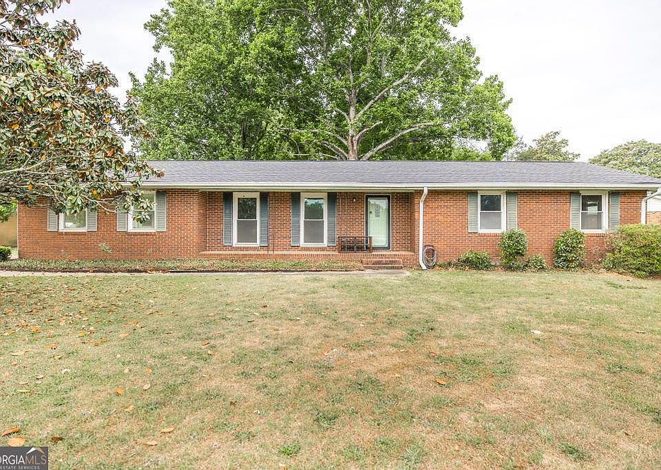 1st image of 105 Auburn Dr