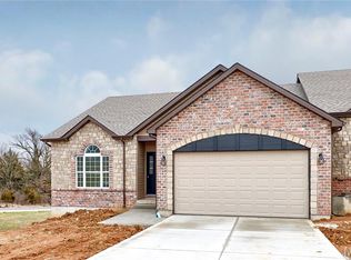 110 Canyon Creek Cir, Moscow Mills, MO 63362