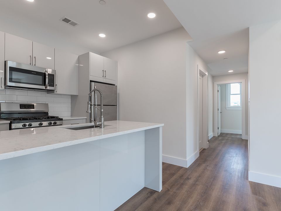 1st image of 849 Columbia Rd #2