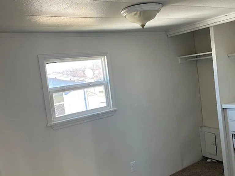 503 E Main St — Photo 5