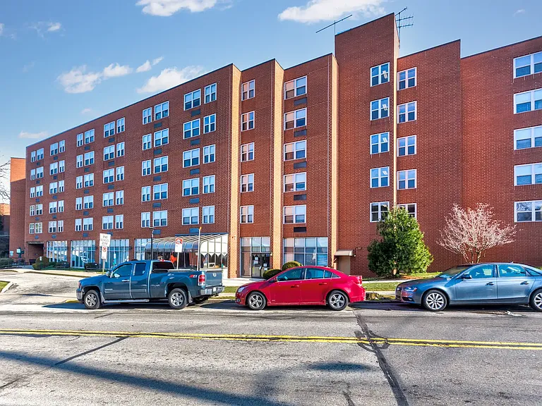 Forward Shady Apartments — Photo 7