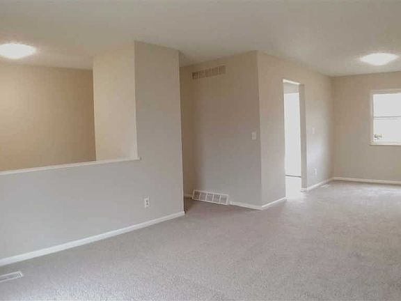 3rd image of 1582 Meadow Hill Ct