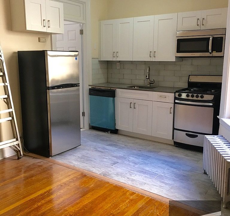 1st image of 2525 31st Ave #A15