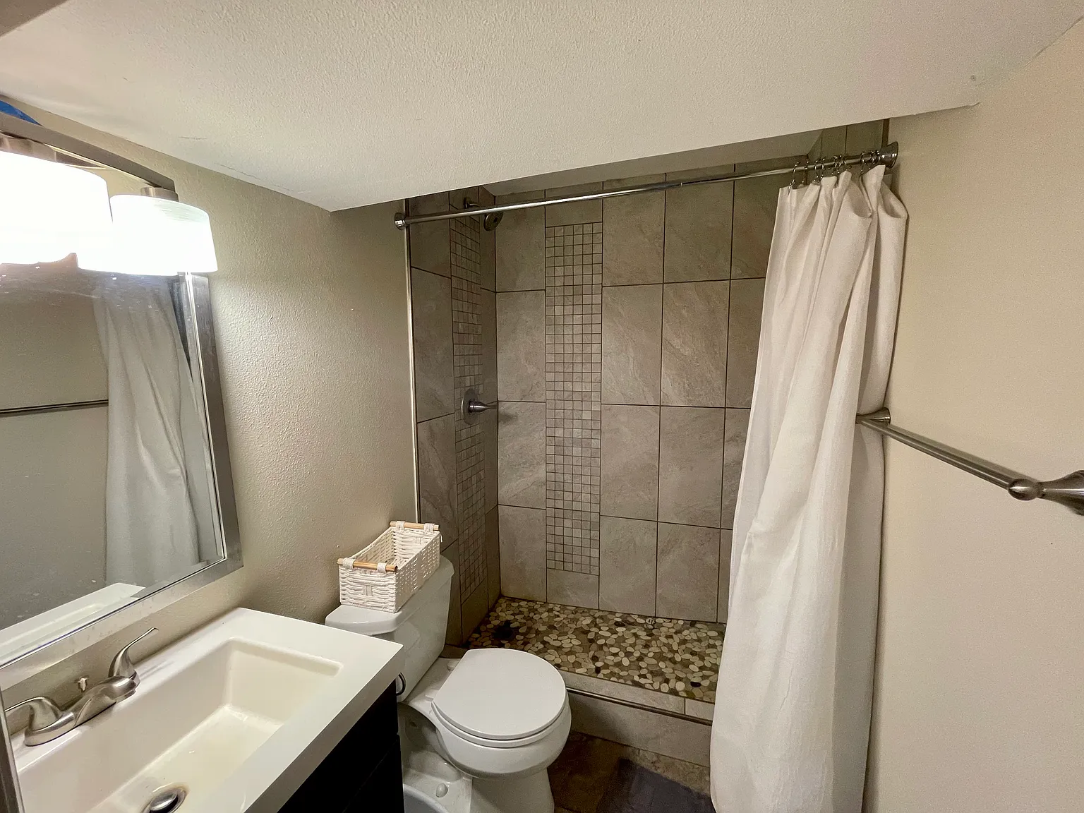 4 bed, 1504 sqft, $4,500 — Photo 2