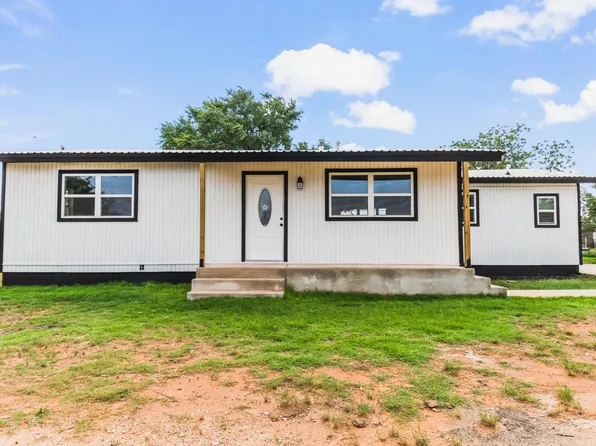 401 E 8th St, Sundown, TX 79372