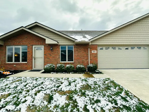 831 Autumn Chase Ln, Marysville, OH 43040