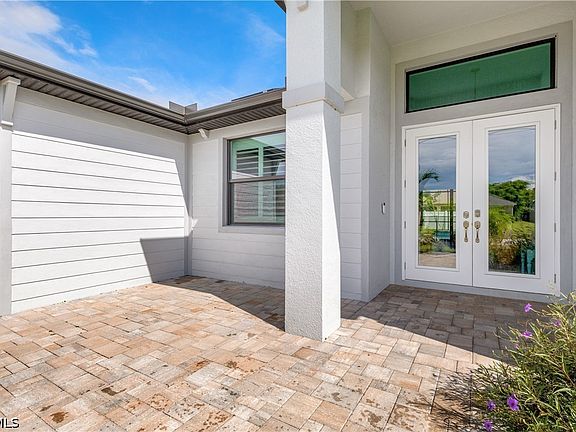 3rd image of 1213 SW 11th Ter