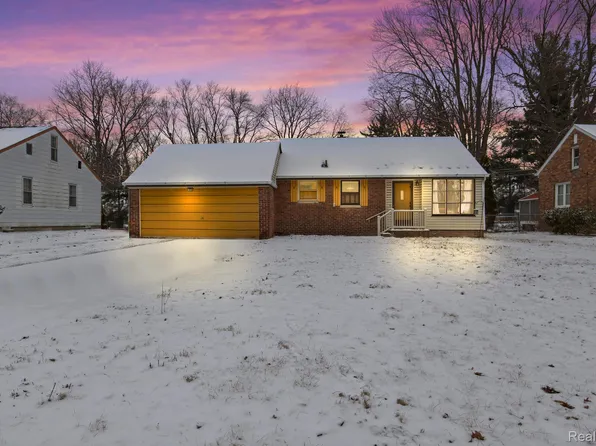 26932 W Six Mile Rd, Redford, MI 48240