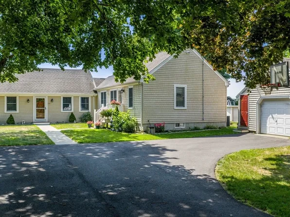 34 River Rd, Mattapoisett, MA 02739