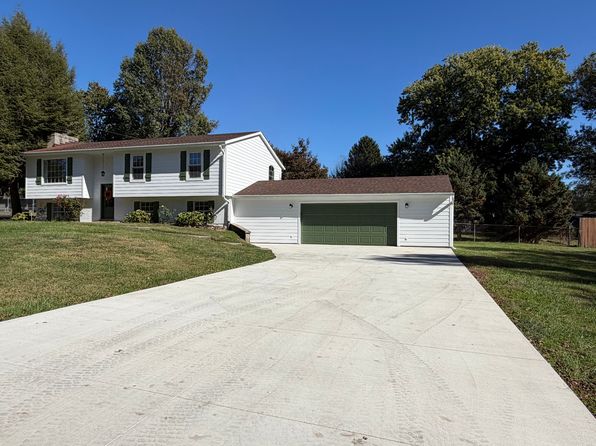 1313 Cedar Dr