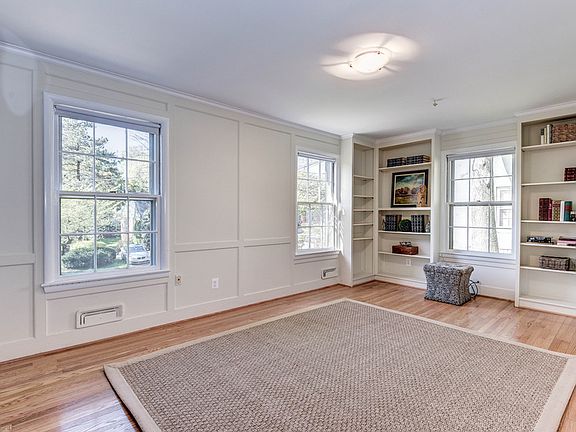 Library w/ Built Ins