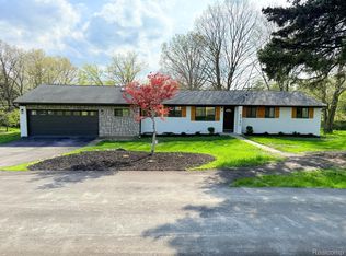 3142 Weygant Dr, Rochester, MI 48306
