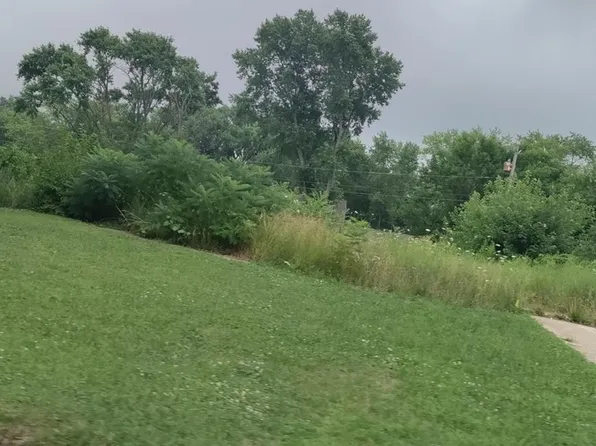 769 Heritage Rd, Valparaiso, IN 46385