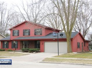 1041 E Capitol Dr, Appleton, WI 54911