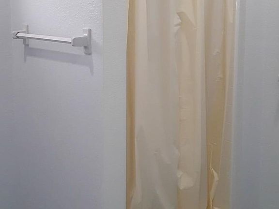 5th image of 611 Joel Blvd APT B