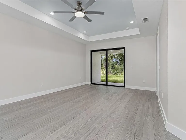 26221 Sandhill Blvd — Photo 6