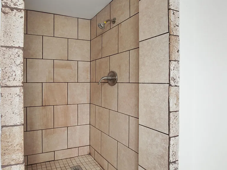 724 Rose Dr — Photo 30
