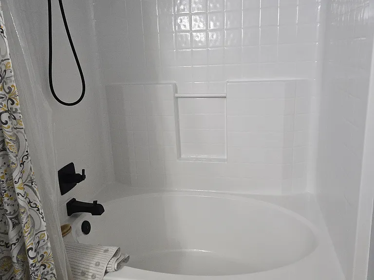 Upstairs full bath