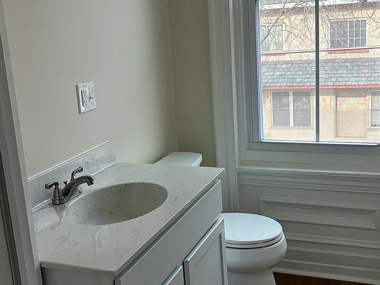 106 King St #2 — Photo 10