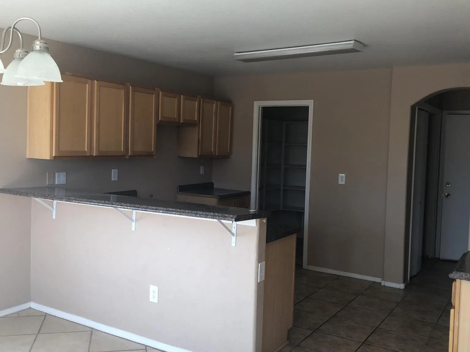 3 bed, 2.5 bath, 2008 sqft, $2,100 — Photo 4