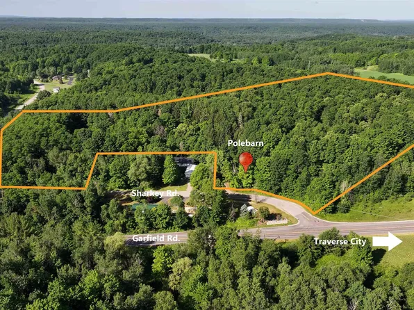 1010 Sharkey Rd, Traverse City, MI 49696