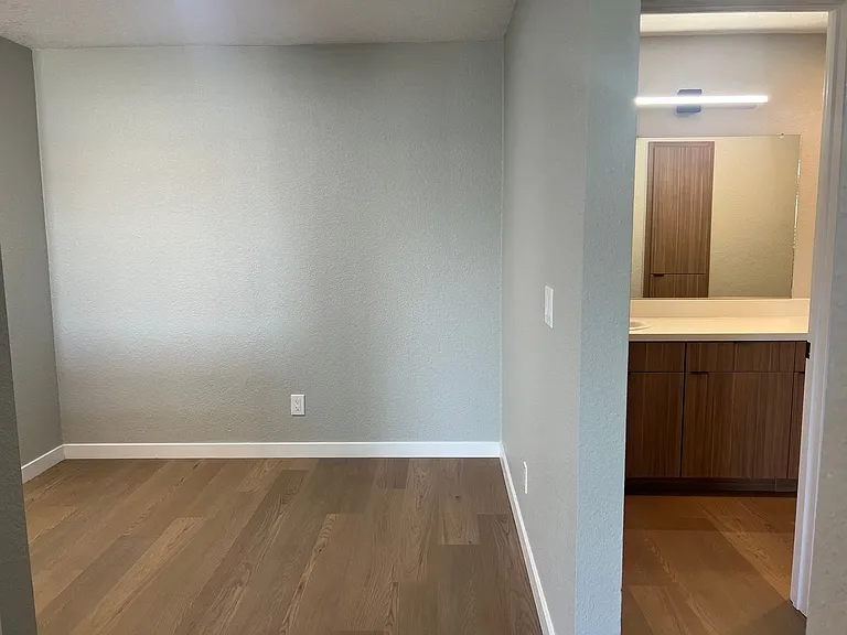 River House Apartments — Photo 40