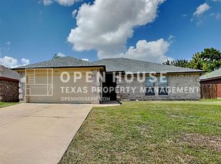508 Whitney Dr, Saginaw, TX 76179