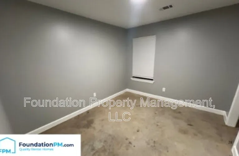 1273 Englewood St — Photo 15