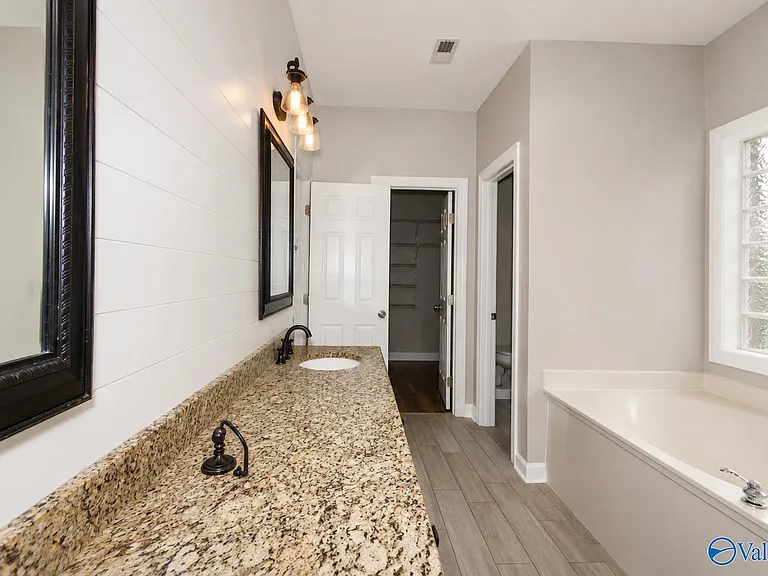 103 Tudor Pl — Photo 24
