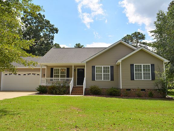 Beautiful home & lawn!