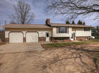 2035 Fifteen Mile Rd NE, Sparta, MI 49345