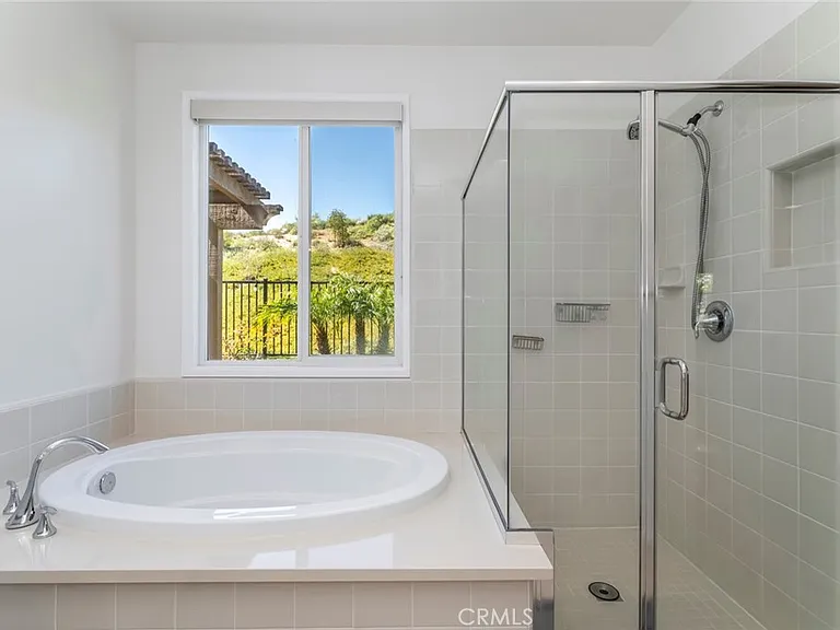 28629 Farrier Dr — Photo 17