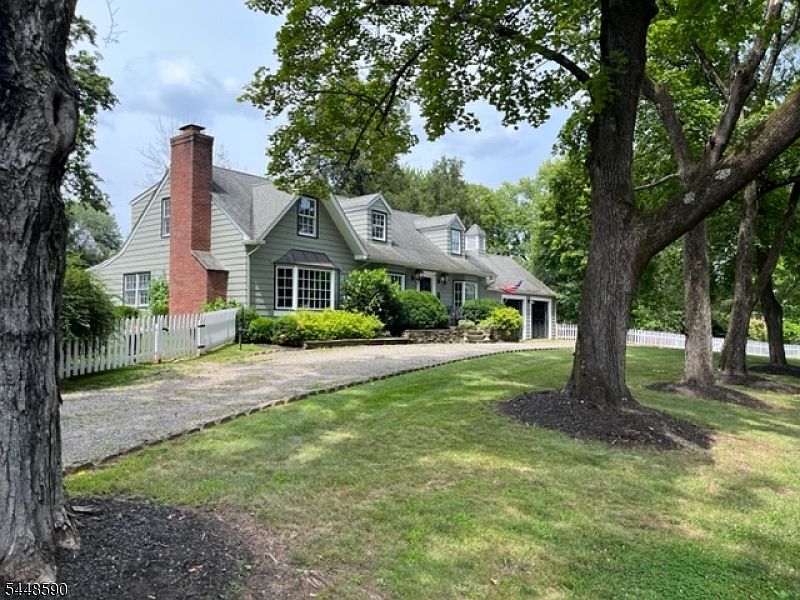 1st image of 11 Miller Ave