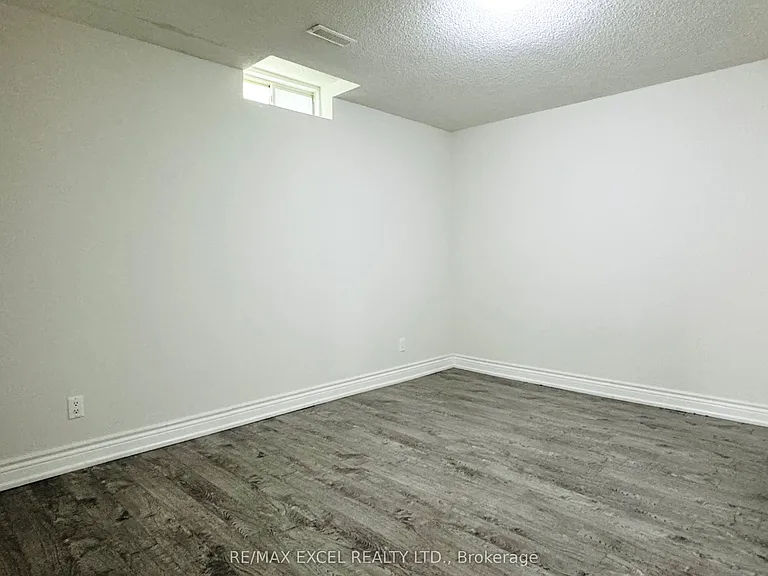 13 Brooksmill Ln — Photo 30