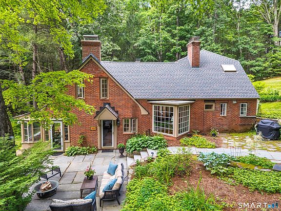 2nd image of 11 Pratt Farm Road