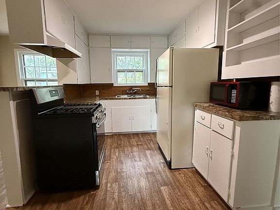 4th image of 711 Saint Thomas Dr