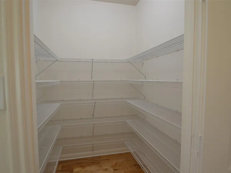 2110 Banfield Ct — Photo 21