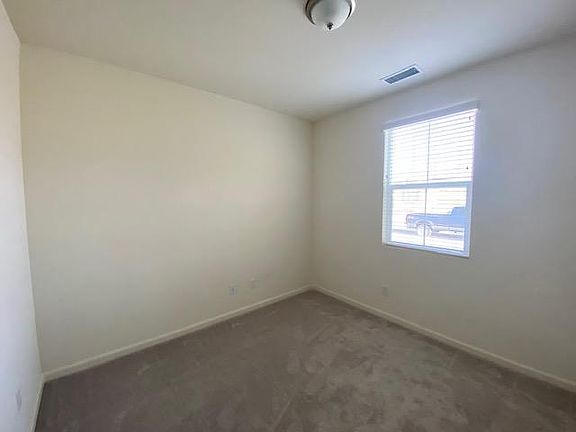 5th image of 133 Oakmont Dr