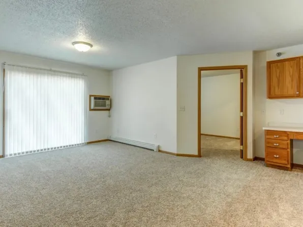 1301 Belsly Blvd, Moorhead, MN