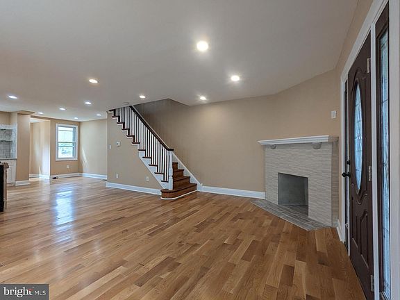 4th image of 252 Windermere Ave