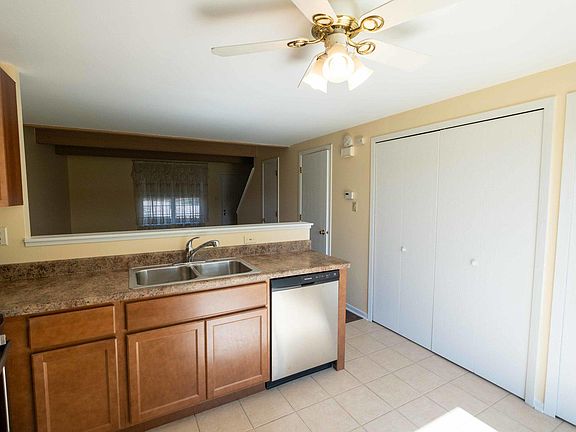 5th image of 409 Meadow Hill Ln