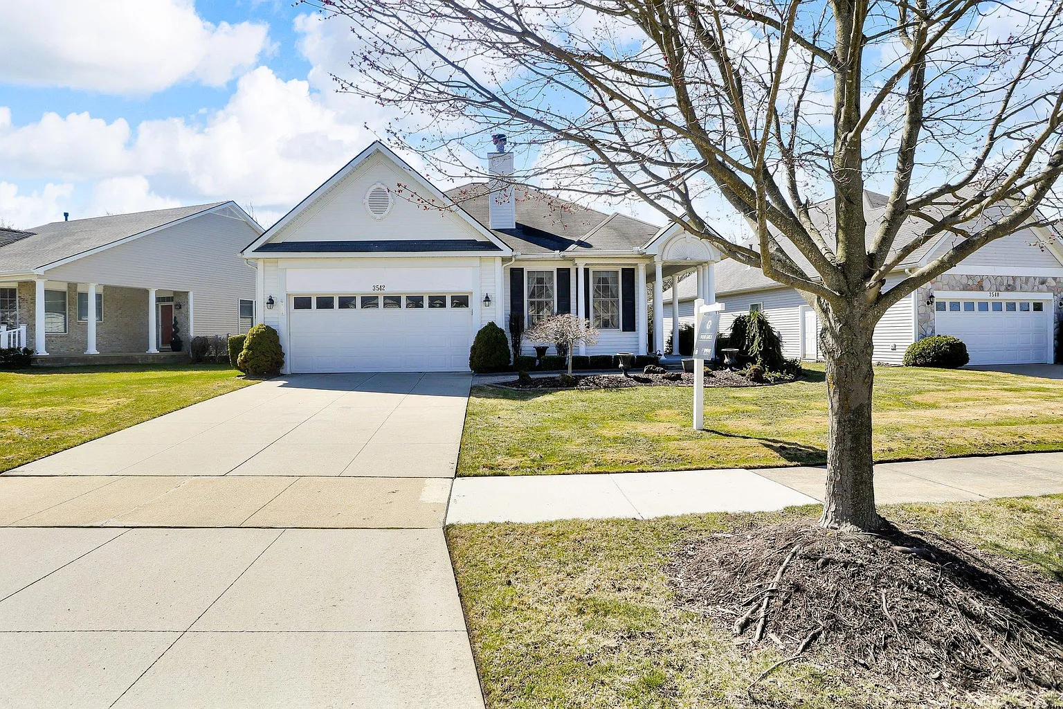 3542 Riverside Dr photo 1